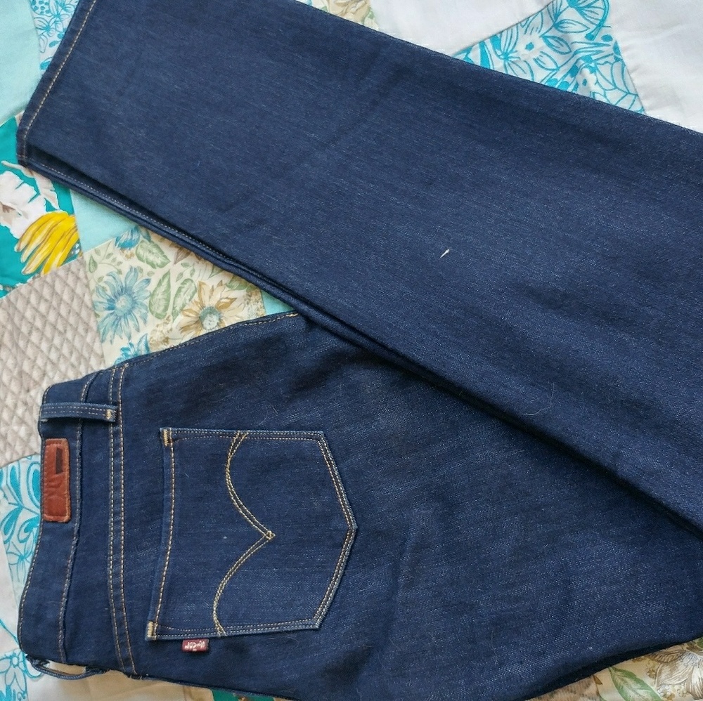 Levis